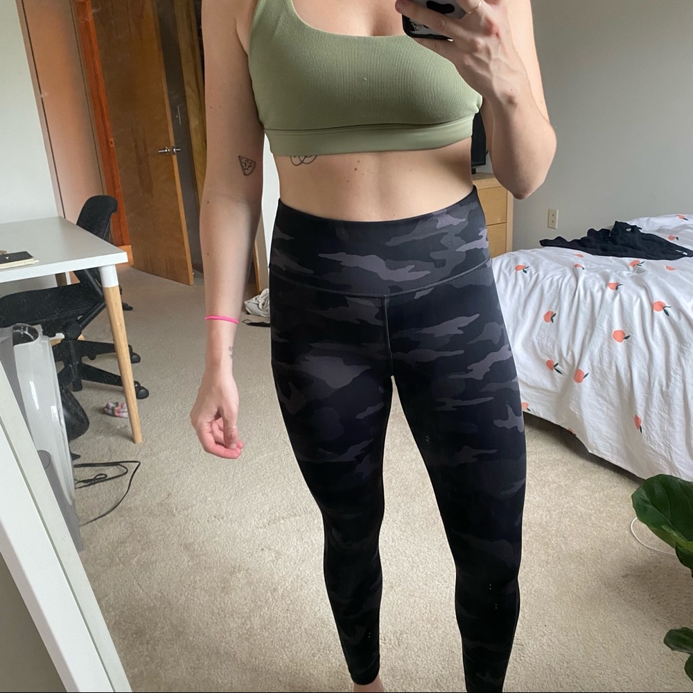 Athleta Ultimate 7/8 camo tight
